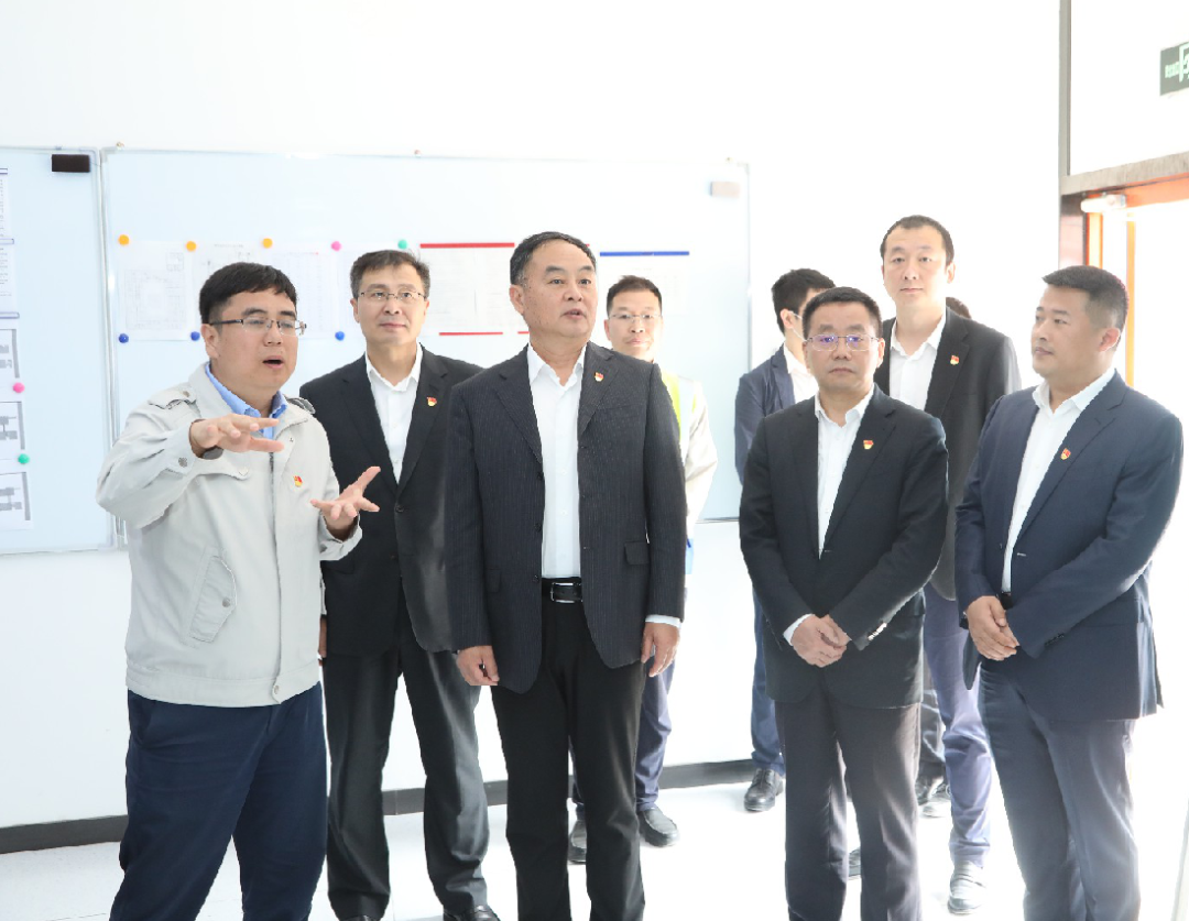 张书记.png 张书记.png