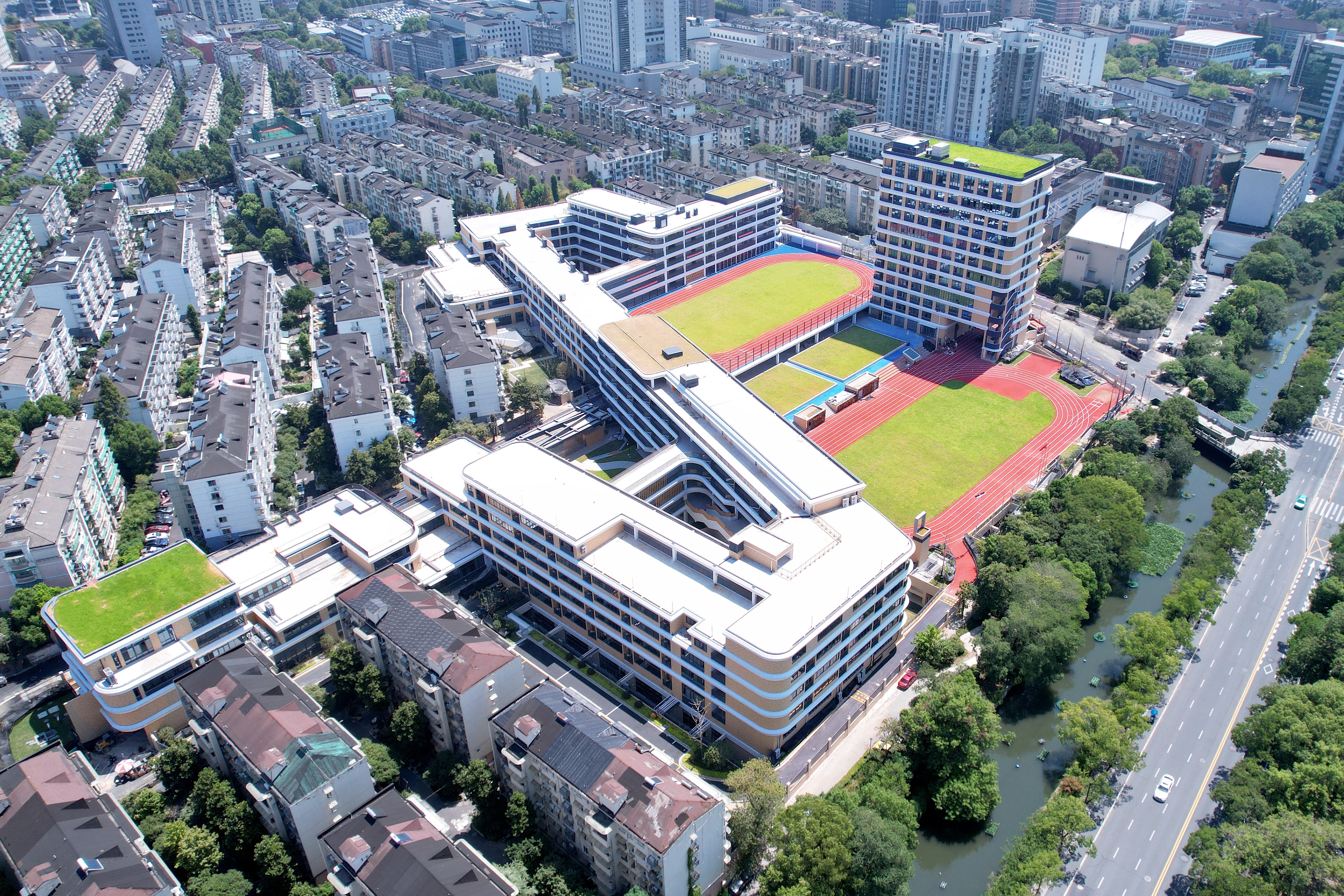 局报投稿【图说高质量发展】中建海峡华东分公司杭州文三学校项目顺利移交 (2).jpg