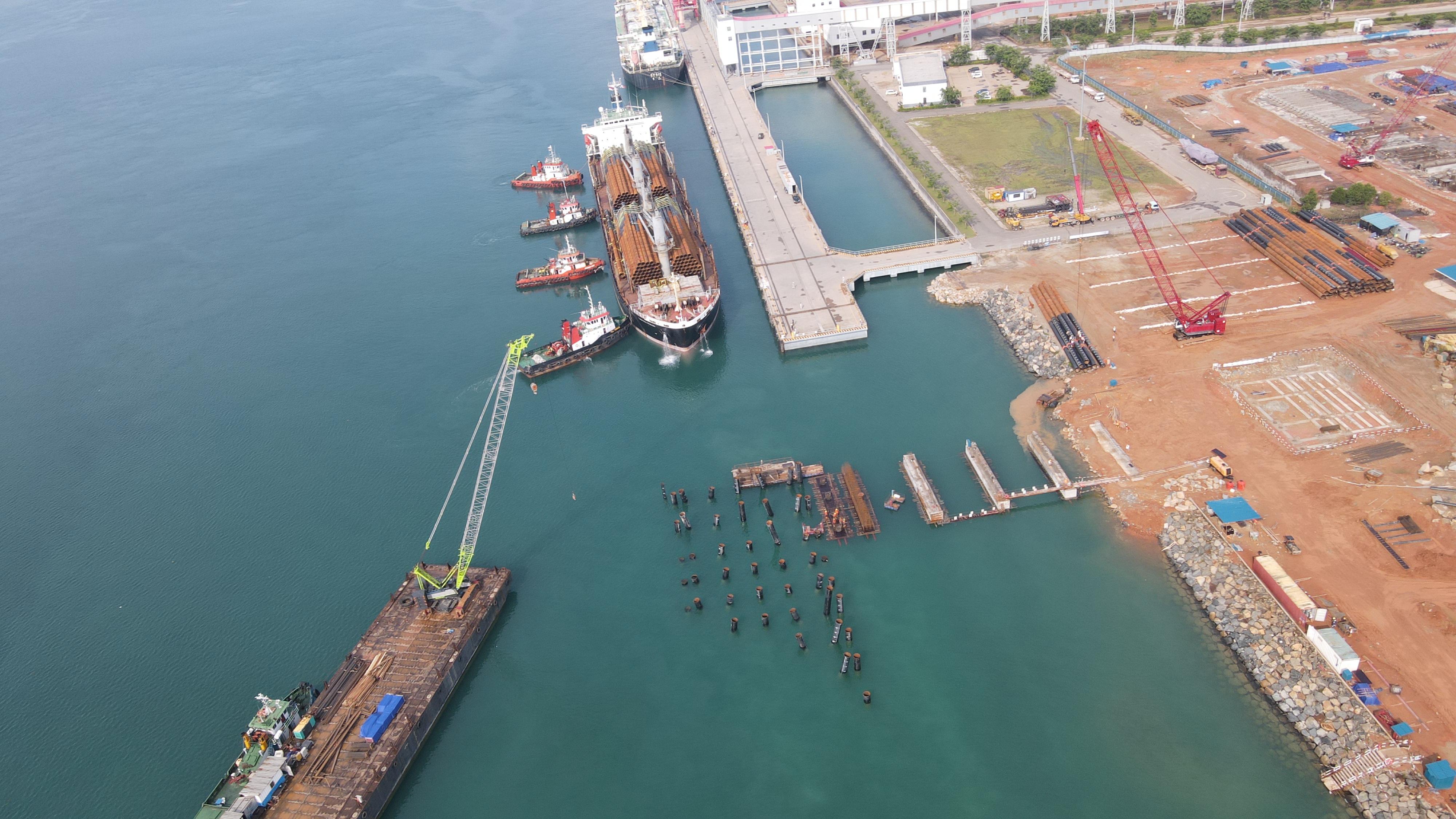 钢管桩沉桩施工.jpg 钢管桩沉桩施工.jpg