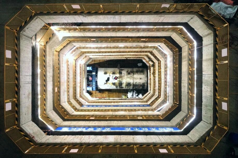 深邃555.jpg 深邃555.jpg