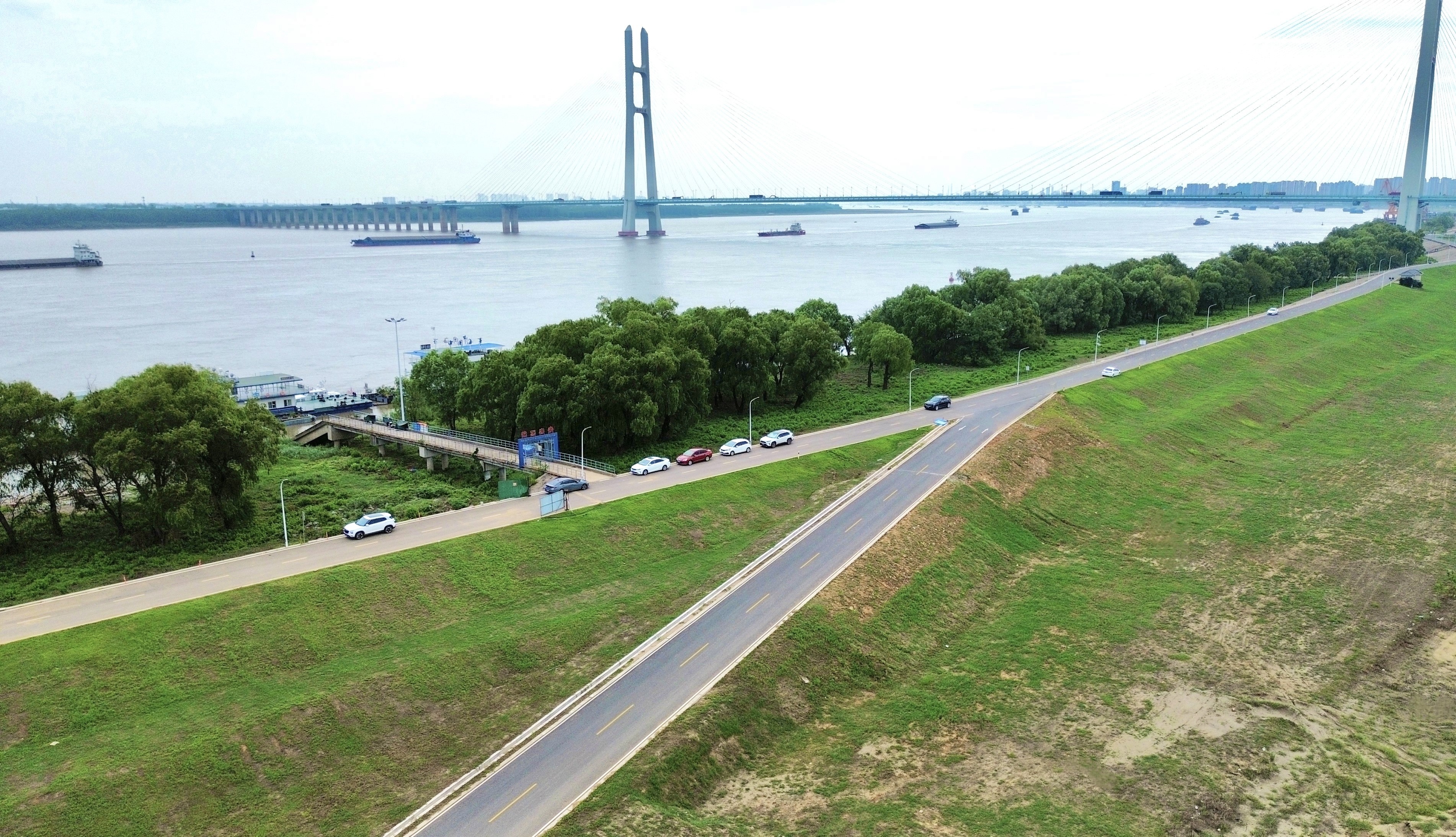 防汛通道.jpg 防汛通道.jpg