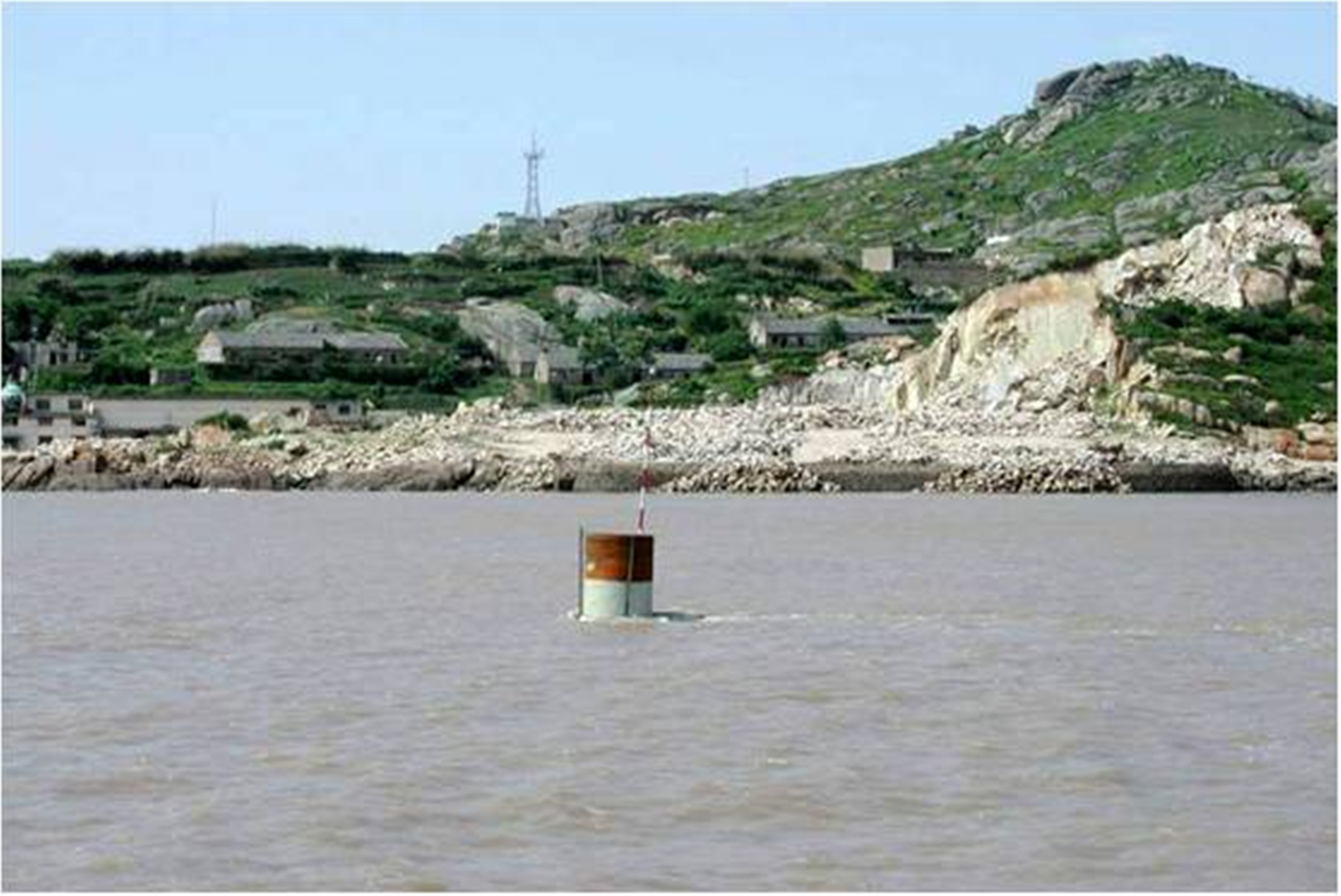 洋山深水港一期C标码头第一根钢管桩.jpg 洋山深水港一期C标码头第一根钢管桩.jpg