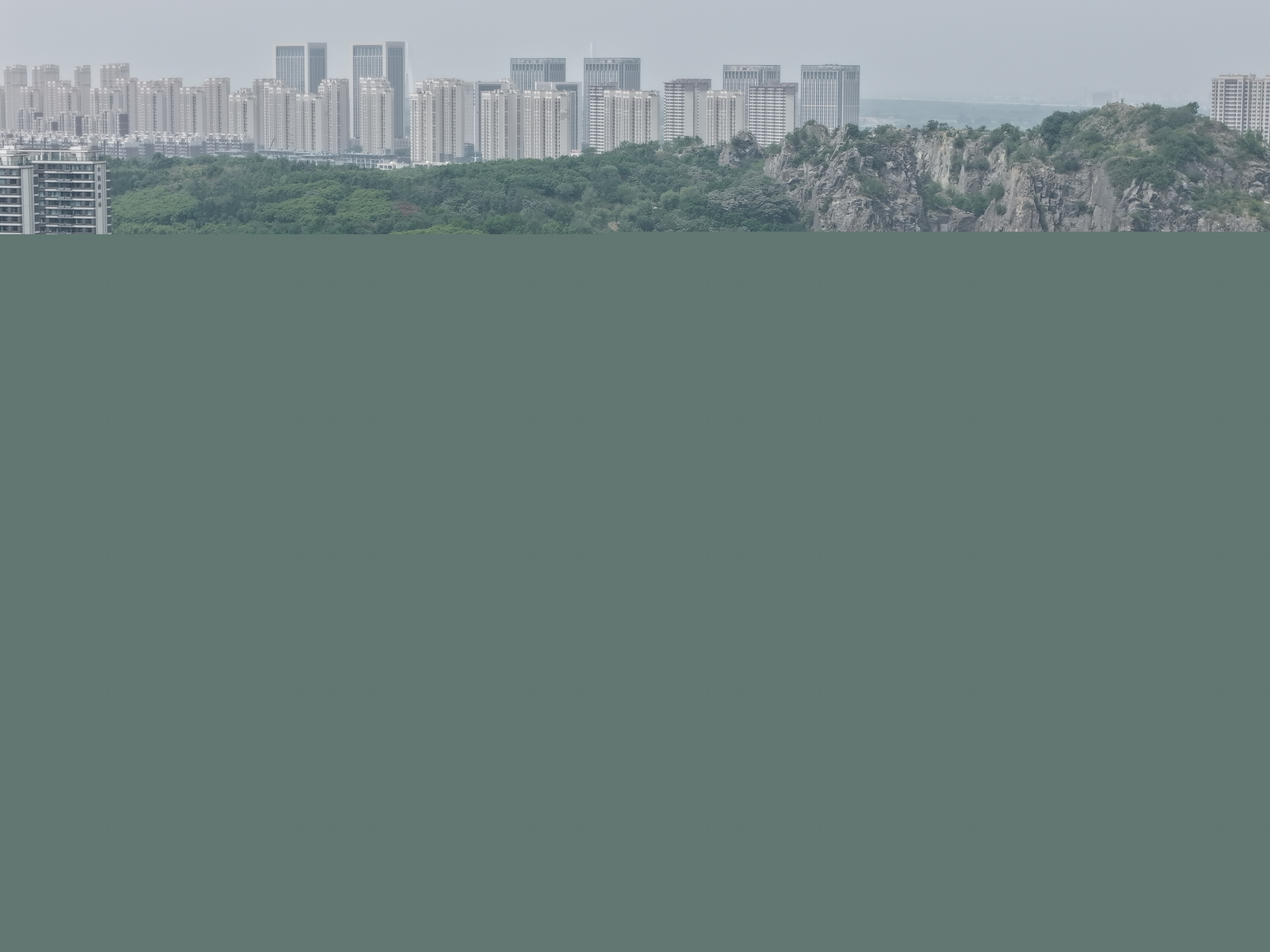 近日，济南医院迁建项目竣工，项目位于山东省济南市，为省、市两级重点工程，建成后将根本性改善区域医疗保障条件，成为济南东部新城健康服务核心枢纽。（赵彬）.jpg