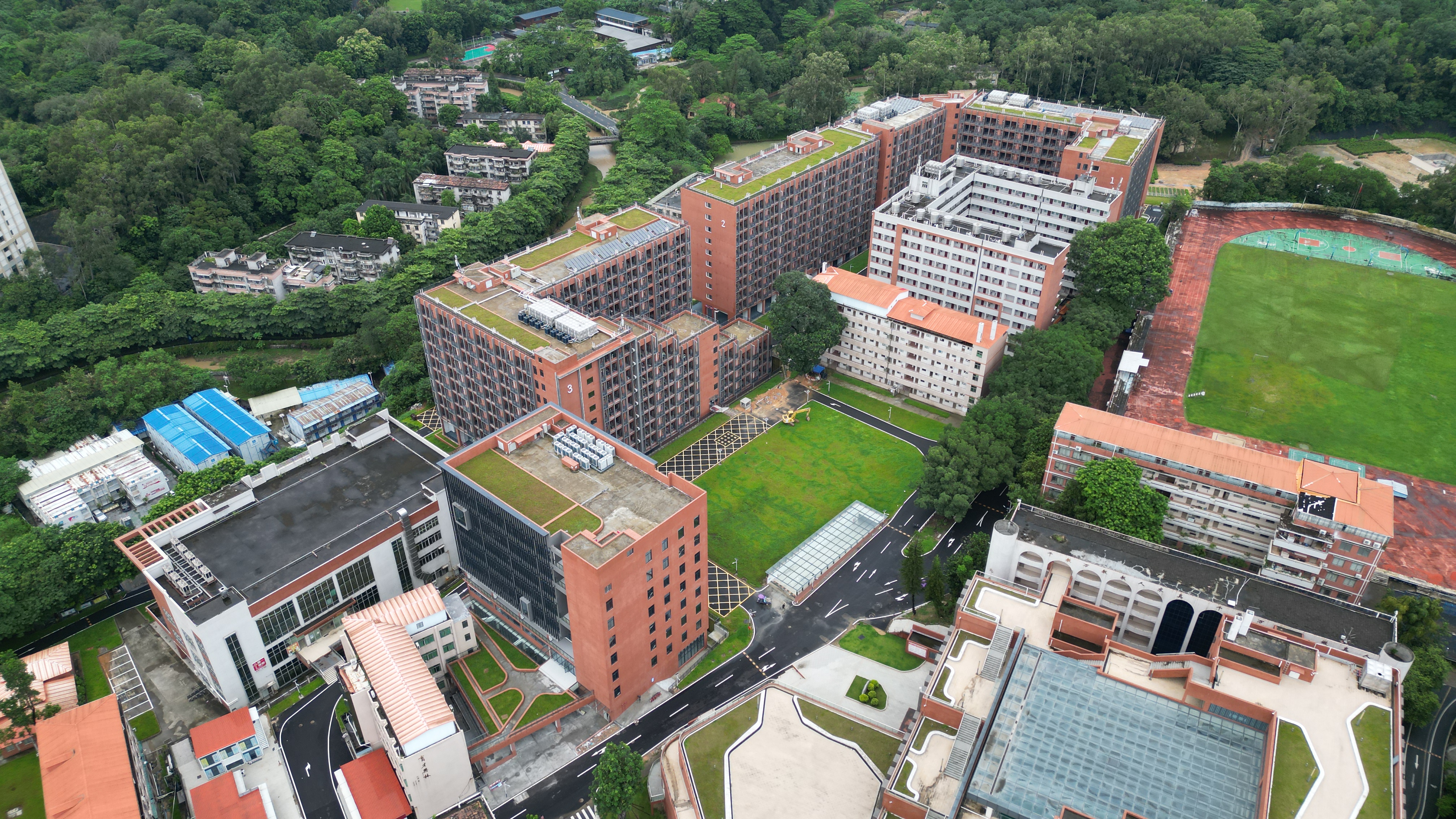 2广东生态工程职业学院海绵城市试点工程项目.JPG